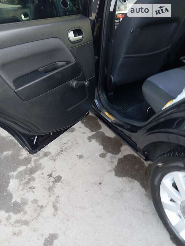 Хэтчбек Ford Fusion 2010 в Нежине фото 17 Хэтчбек Ford Fusion 2010 в Нежине