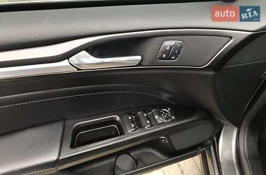 Седан Ford Fusion 2016 в Львове