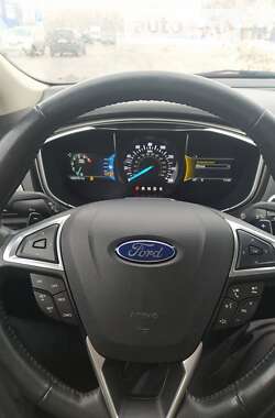 Седан Ford Fusion 2016 в Львові