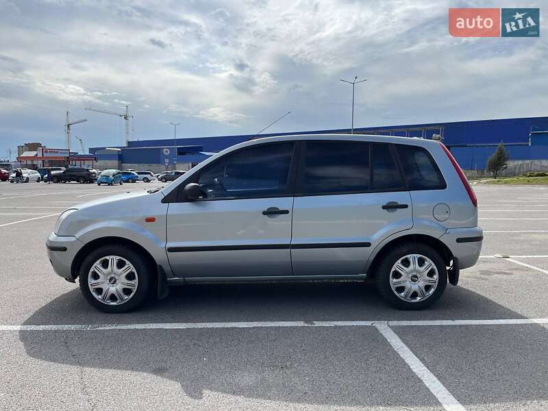 Хэтчбек Ford Fusion 2005 в Виннице