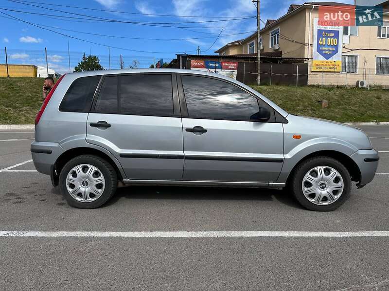 Хэтчбек Ford Fusion 2005 в Виннице