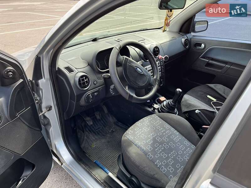 Хэтчбек Ford Fusion 2005 в Виннице