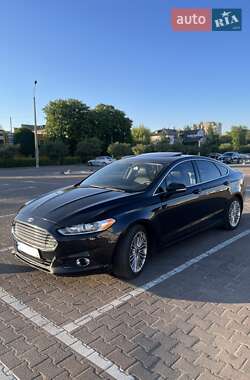 Седан Ford Fusion 2015 в 