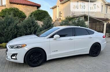 Седан Ford Fusion 2018 в Одесі