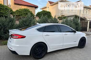 Седан Ford Fusion 2018 в Одесі