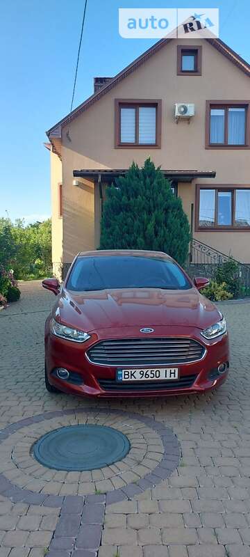 Седан Ford Fusion 2015 в Ровно