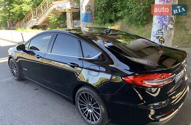 Седан Ford Fusion 2019 в 