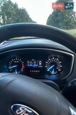Седан Ford Fusion 2014 в 