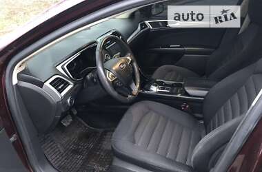 Седан Ford Fusion 2016 в 