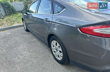 Седан Ford Fusion 2013 в 