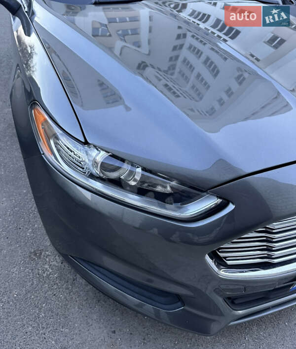 Седан Ford Fusion 2013 в Черкассах