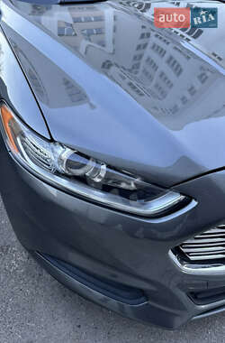 Седан Ford Fusion 2013 в 