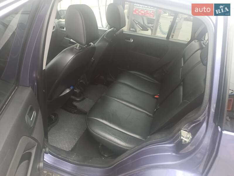 Хетчбек Ford Fusion 2005 в Тернополі
