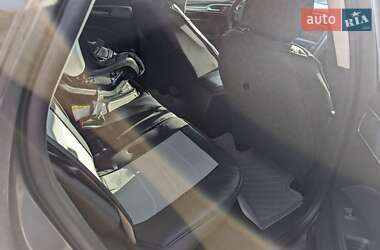 Седан Ford Fusion 2017 в 