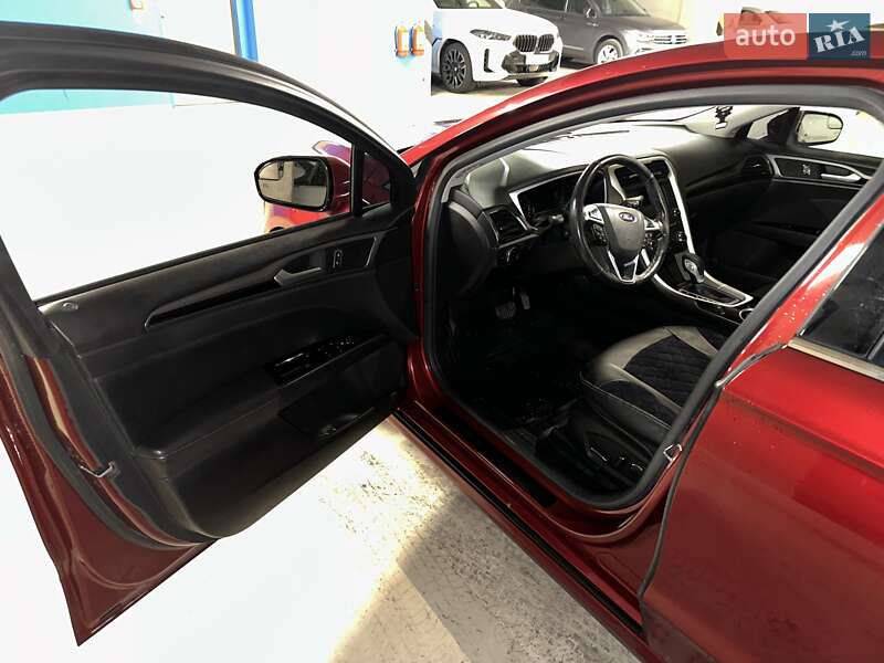 Седан Ford Fusion 2014 в Одесі