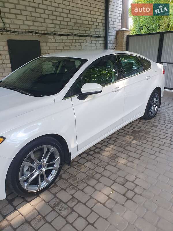 Седан Ford Fusion 2017 в Славянске