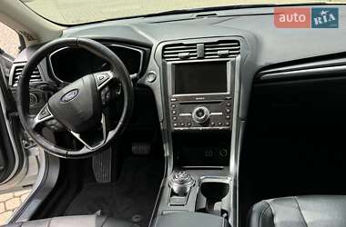 Седан Ford Fusion 2019 в 