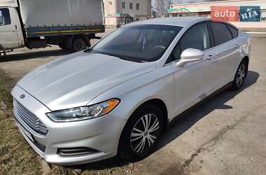 Седан Ford Fusion 2015 в 