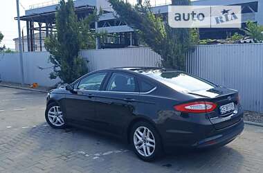 Седан Ford Fusion 2015 в Чернівцях