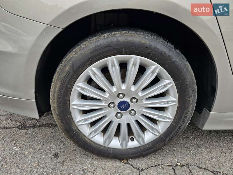 Седан Ford Fusion 2015 в Одессе