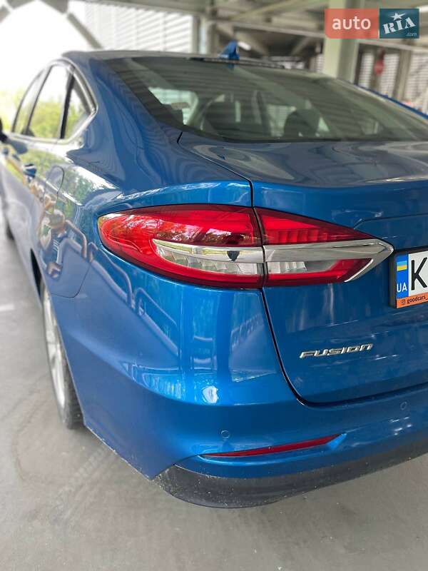 Седан Ford Fusion 2019 в Брусилові