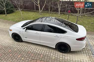 Седан Ford Fusion 2017 в Львові