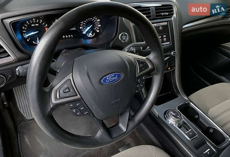 Седан Ford Fusion 2019 в Черкасах