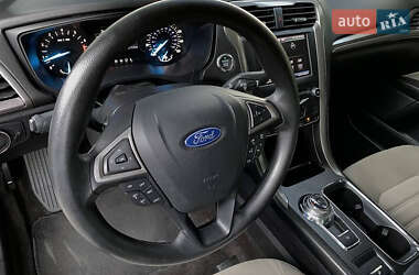 Седан Ford Fusion 2019 в 