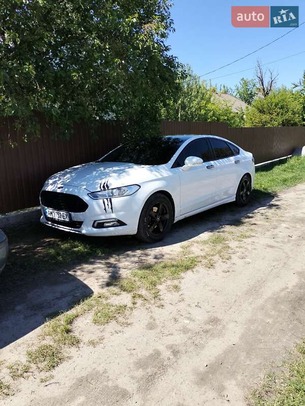 Седан Ford Fusion 2014 в Чуднові