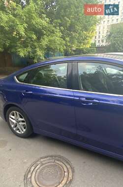 Седан Ford Fusion 2016 в 