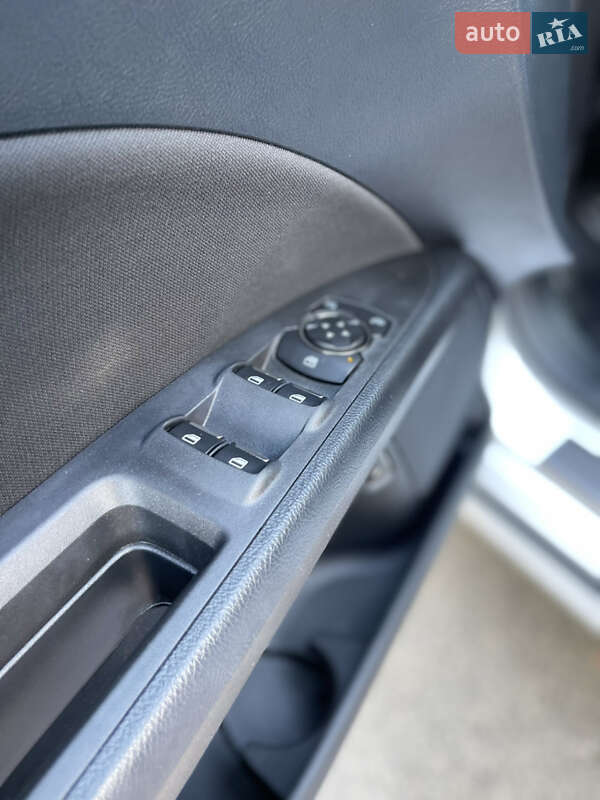 Седан Ford Fusion 2019 в Киеве фото 16 Седан Ford Fusion 2019 в Киеве