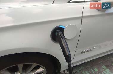 Седан Ford Fusion 2017 в 