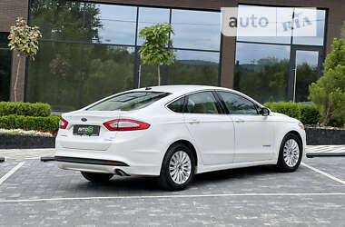 Седан Ford Fusion 2013 в Ужгороде