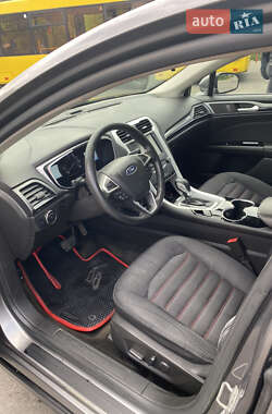 Седан Ford Fusion 2014 в 