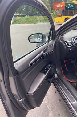 Седан Ford Fusion 2014 в 