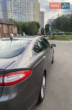 Седан Ford Fusion 2014 в 