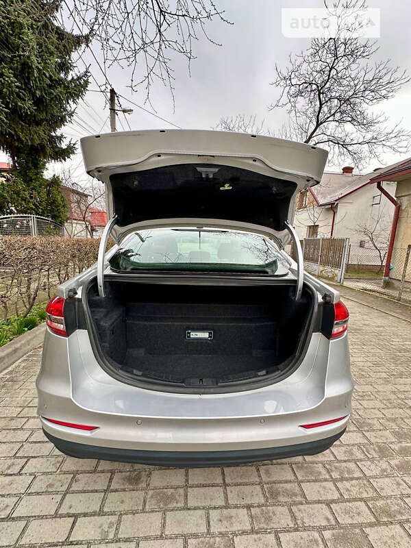 Седан Ford Fusion 2019 в Львове