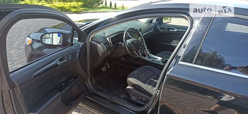 Седан Ford Fusion 2015 в Чернівцях