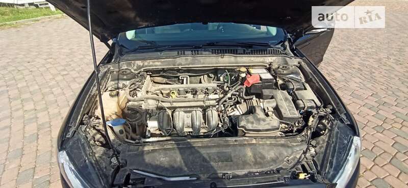 Седан Ford Fusion 2015 в Чернівцях