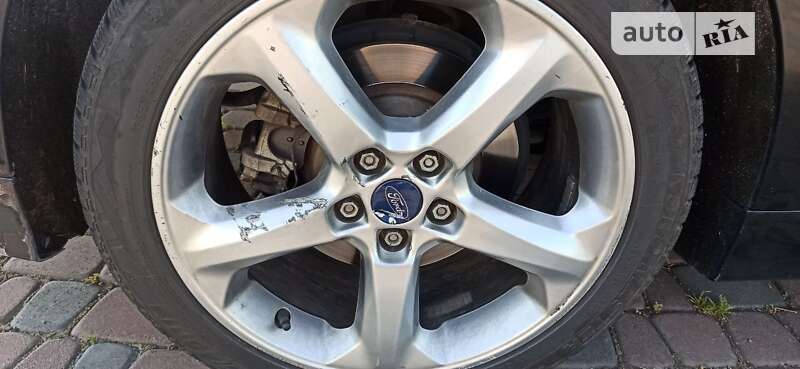 Седан Ford Fusion 2015 в Чернівцях