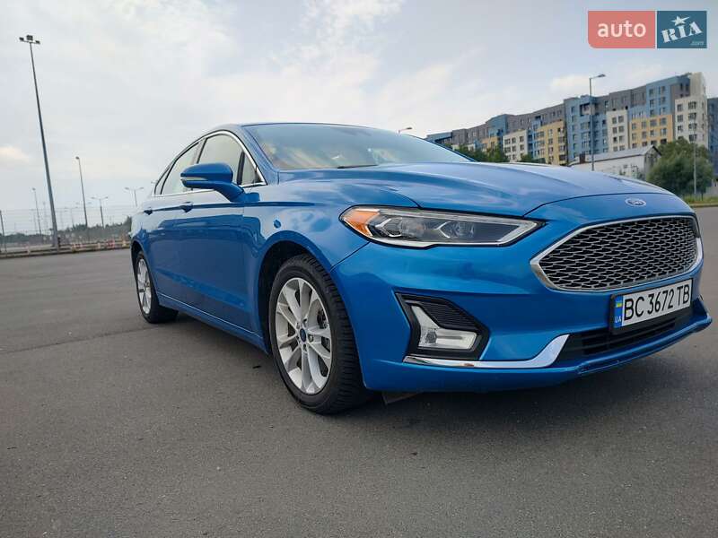 Седан Ford Fusion 2019 в Львове
