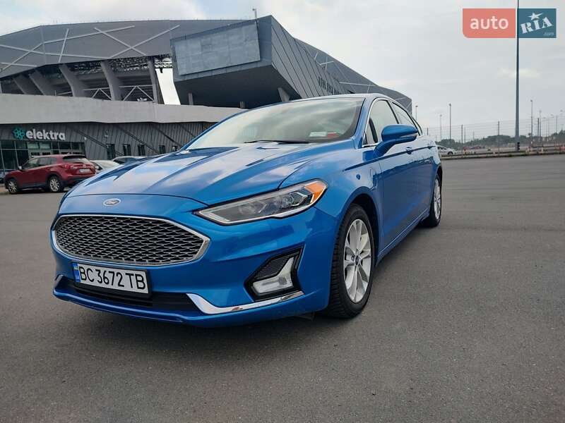 Седан Ford Fusion 2019 в 