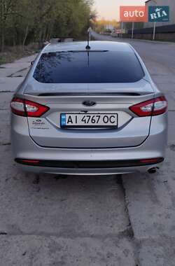 Седан Ford Fusion 2016 в Глевасі