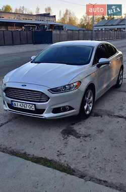 Седан Ford Fusion 2016 в Глевасі