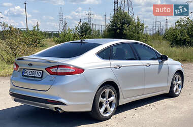 Седан Ford Fusion 2015 в Сарнах