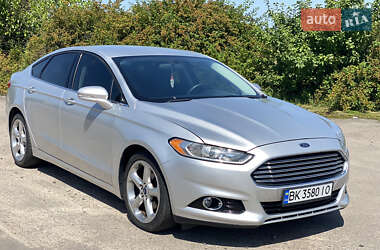 Седан Ford Fusion 2015 в Сарнах