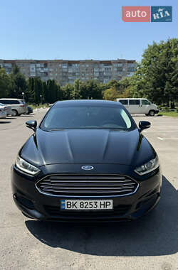 Седан Ford Fusion 2012 в Ровно