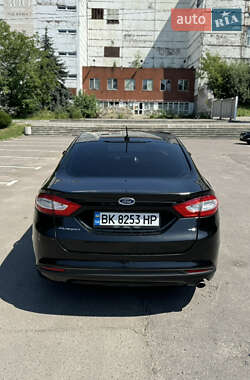 Седан Ford Fusion 2012 в Ровно