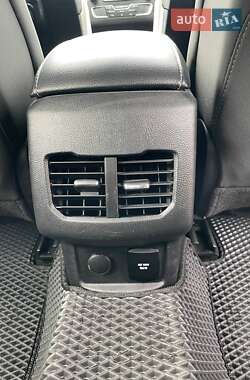Седан Ford Fusion 2017 в 