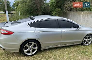 Седан Ford Fusion 2013 в Сарате